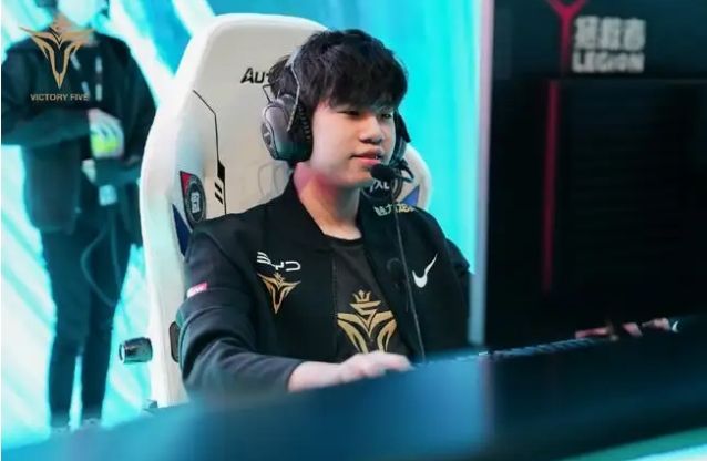 前锋哈里 前锋哈里