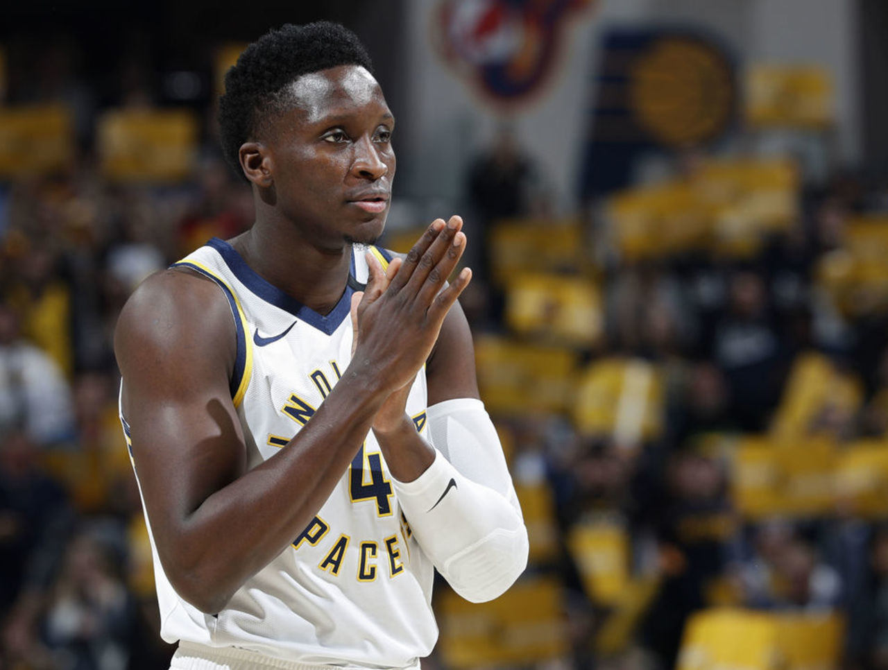 签名球衣更 签名球衣更